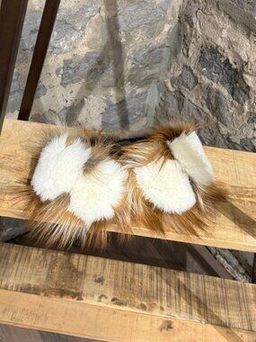 Louis Vuitton Ivory Tan Fox Fur Collar Scarf